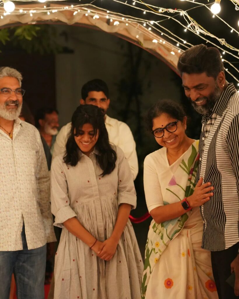 Team of #RRR spread smiles at the success celebrations of #RRRMovie!! 😍♥️